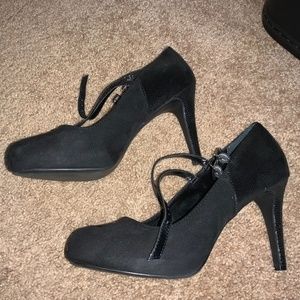 Style & Co black scale heel shoes